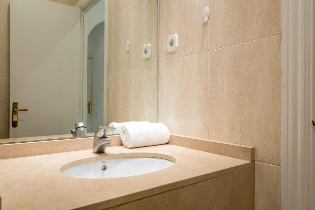 Bebarceloner Poble Nou Apartaments - 2 Bedroom المظهر الخارجي الصورة